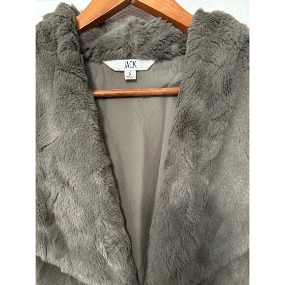 Jack by BB Dakota Women's Gray Faux Fur Textured Fly Away Lined Vest Size Small - Picture 2 of 10
